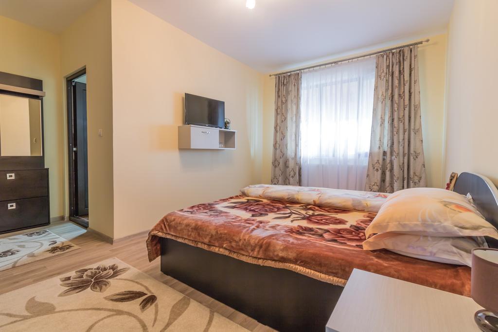 Conacul Lui Bulica Hotel Novaci-Străini Exterior foto