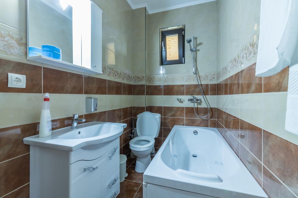 Conacul Lui Bulica Hotel Novaci-Străini Exterior foto