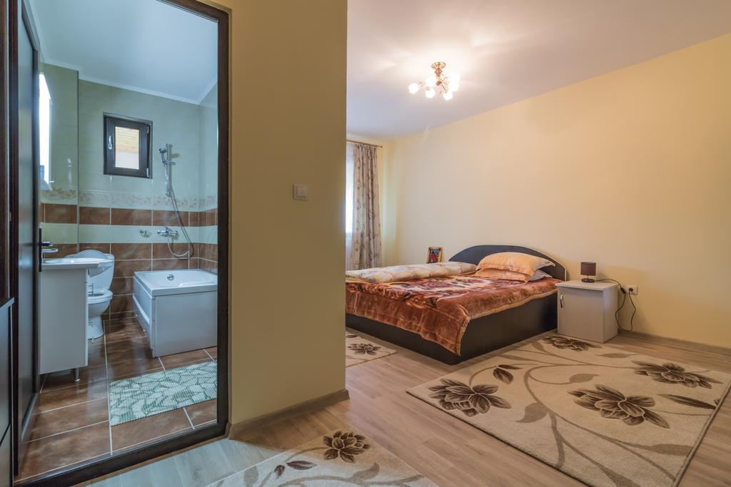 Conacul Lui Bulica Hotel Novaci-Străini Exterior foto