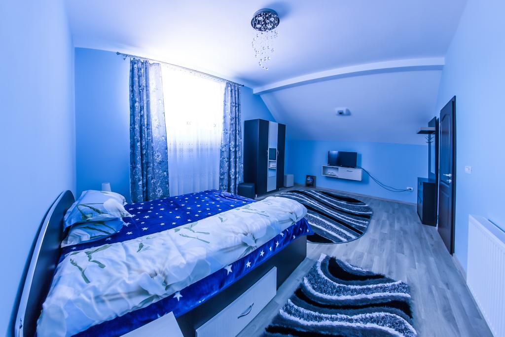 Conacul Lui Bulica Hotel Novaci-Străini Exterior foto