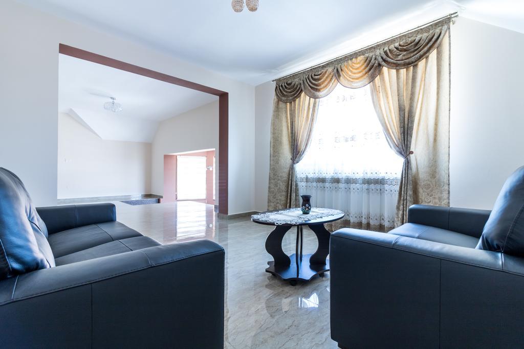 Conacul Lui Bulica Hotel Novaci-Străini Exterior foto