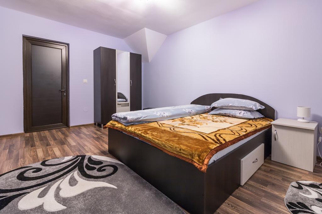 Conacul Lui Bulica Hotel Novaci-Străini Exterior foto