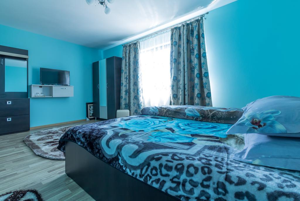 Conacul Lui Bulica Hotel Novaci-Străini Exterior foto