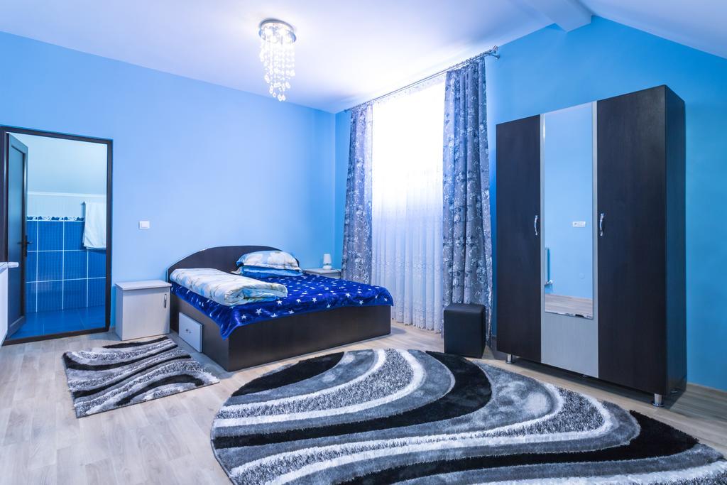 Conacul Lui Bulica Hotel Novaci-Străini Exterior foto