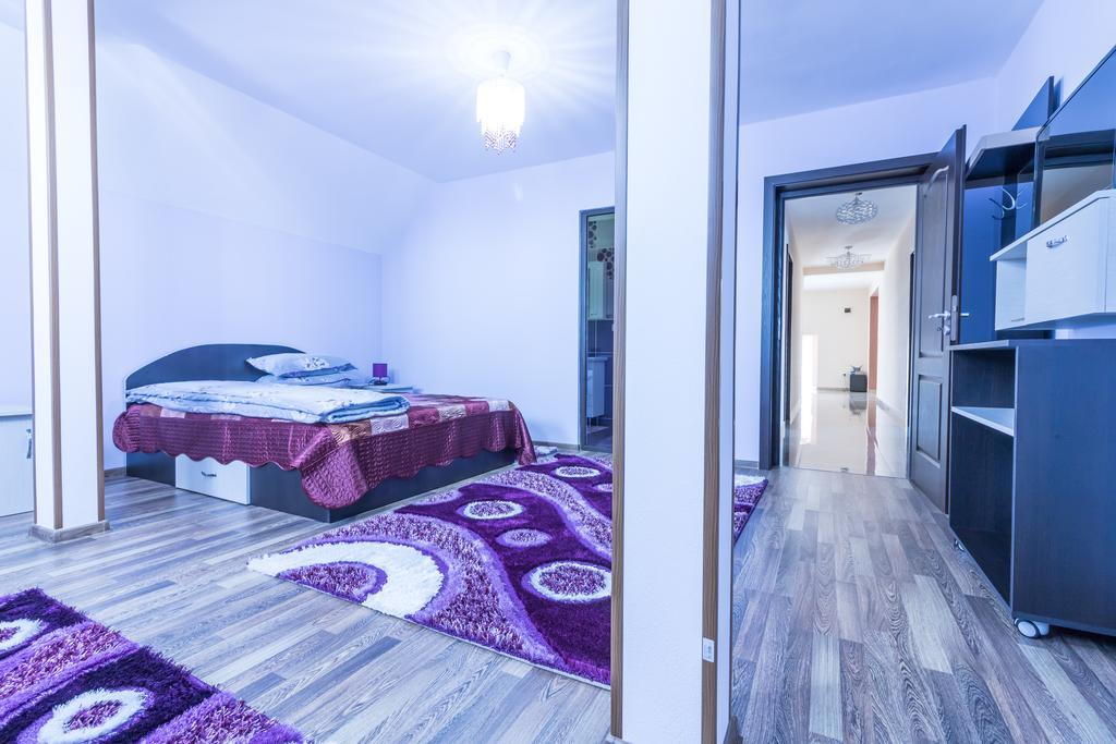 Conacul Lui Bulica Hotel Novaci-Străini Exterior foto
