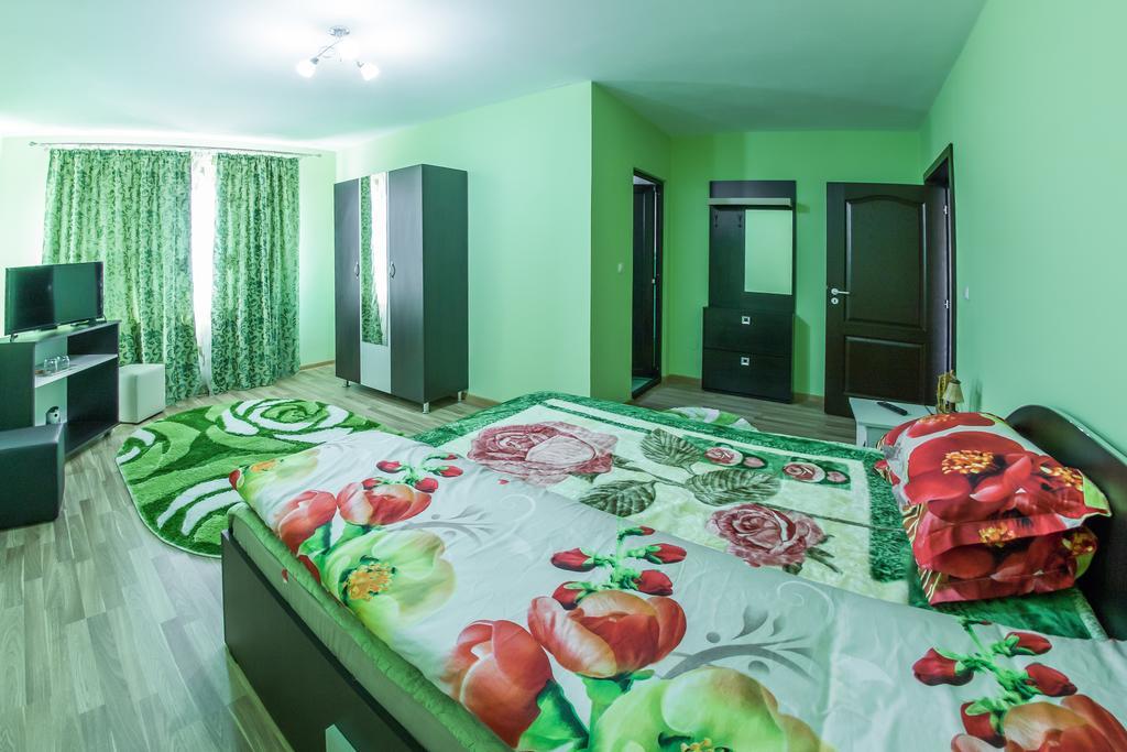 Conacul Lui Bulica Hotel Novaci-Străini Exterior foto
