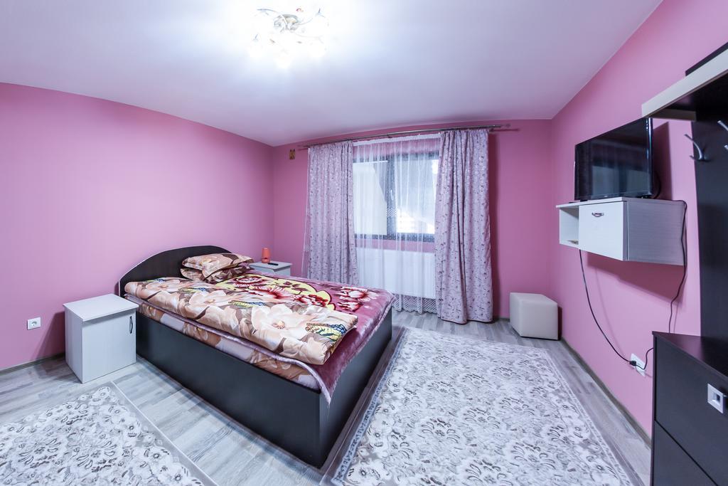 Conacul Lui Bulica Hotel Novaci-Străini Exterior foto