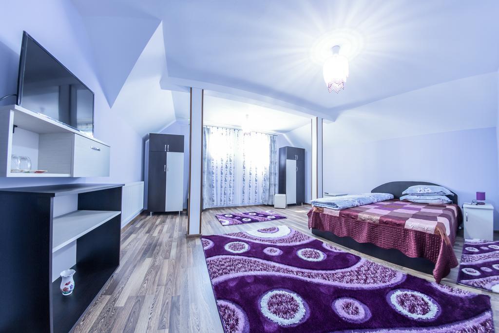 Conacul Lui Bulica Hotel Novaci-Străini Exterior foto